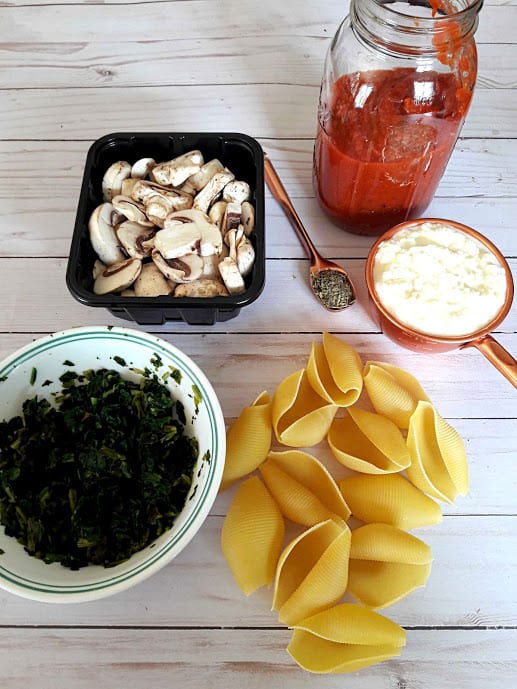 Jumbo pasta, Marinara sauce, Mushrooms, Spinach and Italian Cheese and seasoning blend needed to make Vegetarian Pasta Shells