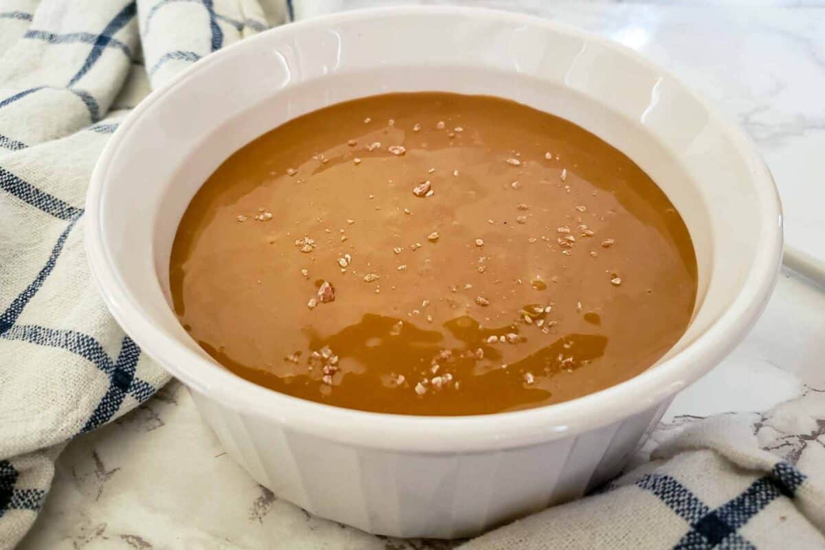 Close up image of a bowl of caramelized condensed milk.