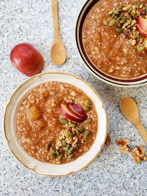 Caramel creamy Apple Pie Oatmeal made in Instantpot is served for breakfast. This easy and healthy recipe includes simple pantry ingredients like oats, cinnamon, maple syrup and nutmeg. 