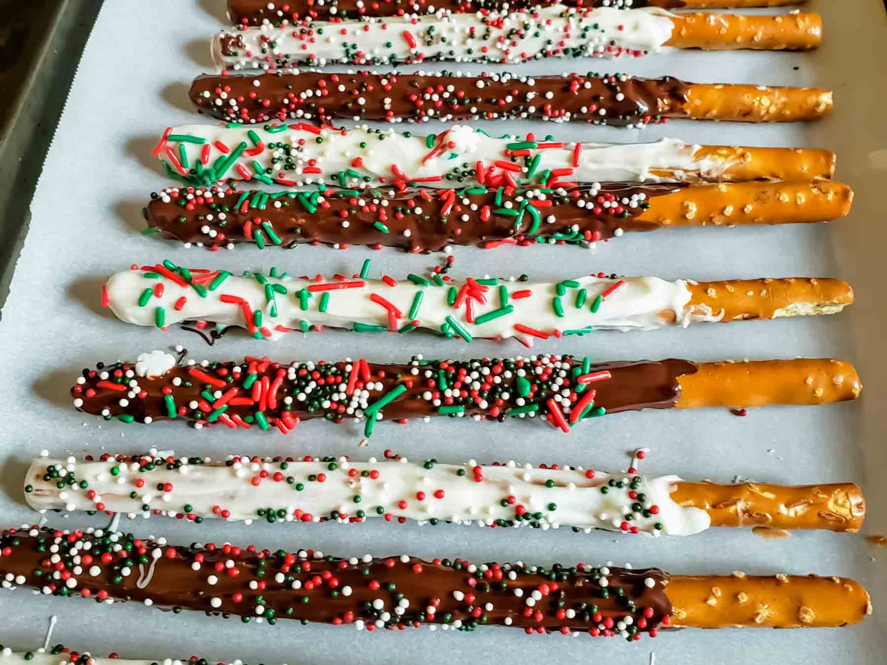 4 ingredient chocolate dipped pretzels for snacking during Christmas and holidays.