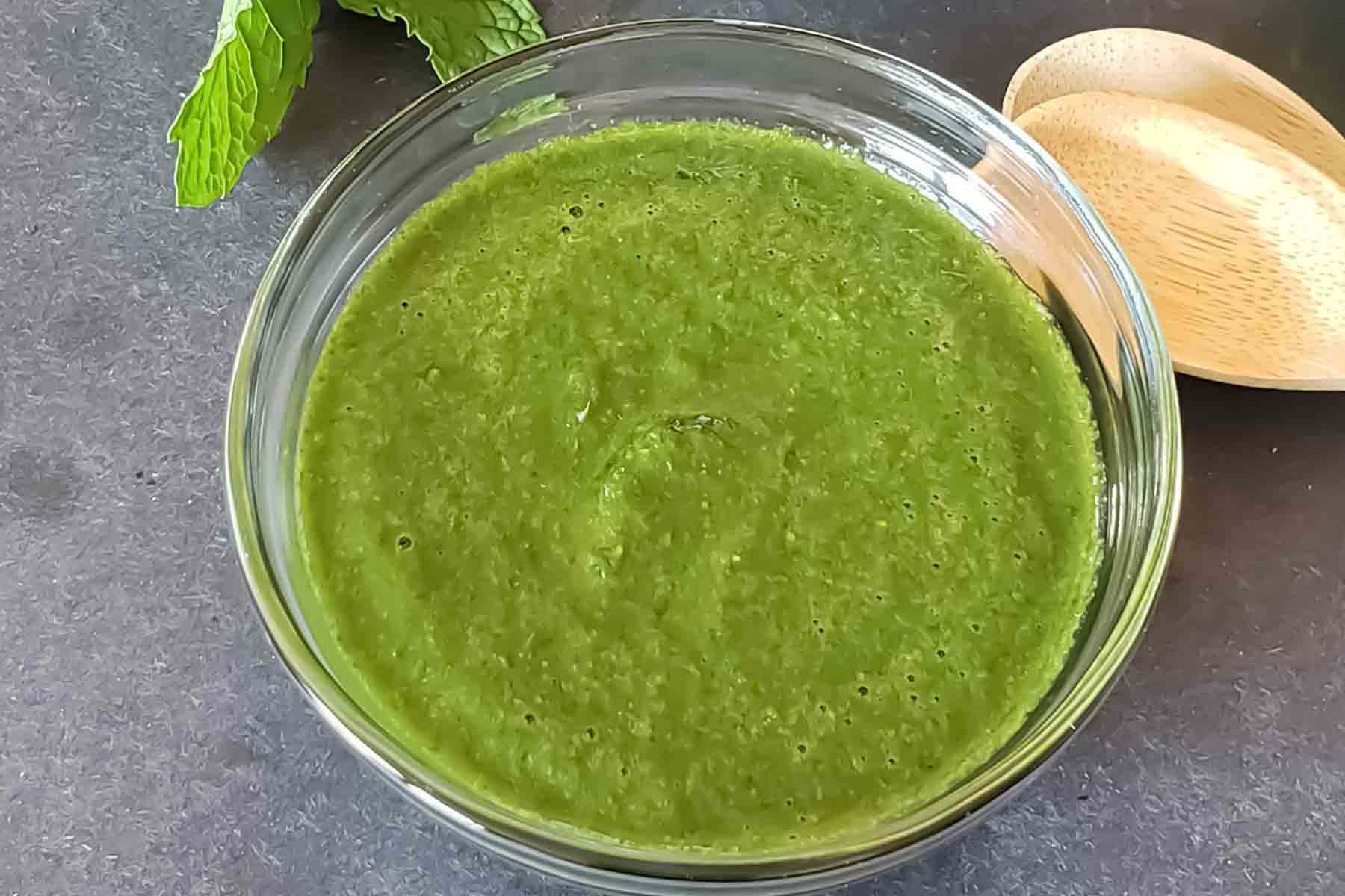 This cilantro mint chutney is fresh, vibrant, and ready in just 5 minutes! Made with cilantro, mint, green chili, and lemon juice, this Indian green chutney is the perfect dip for samosas, pakoras, sandwiches, and wraps. It’s naturally vegan, gluten-free, and incredibly versatile.