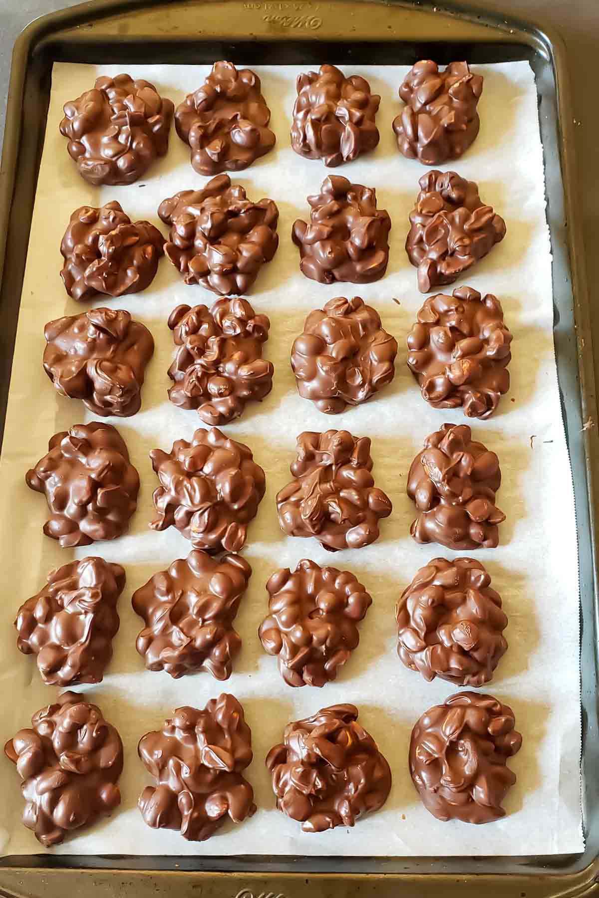 Easy chocolate peanut clusters for a holiday dessert.
