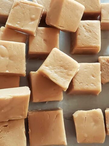 Smooth and creamy peanut butter fudge pieces.