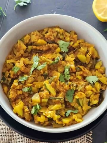 Zucchini Curry Recipe which is Indian squash curry with zucchini, onions and spices.