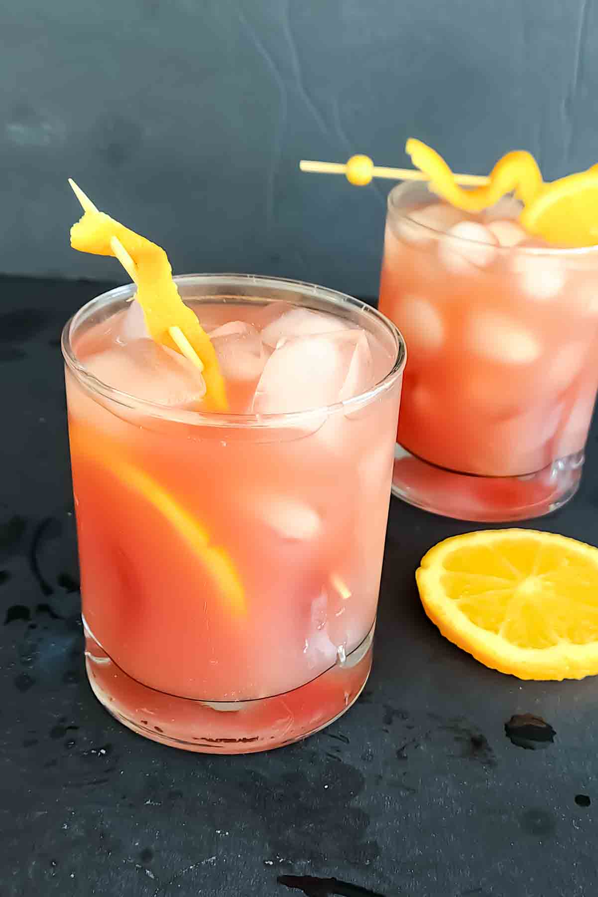 Make this easy cranberry orange mocktail with cranberry juice, orange juice, lemon juice, and ginger ale. A refreshing, fizzy, alcohol-free drink for the holidays!